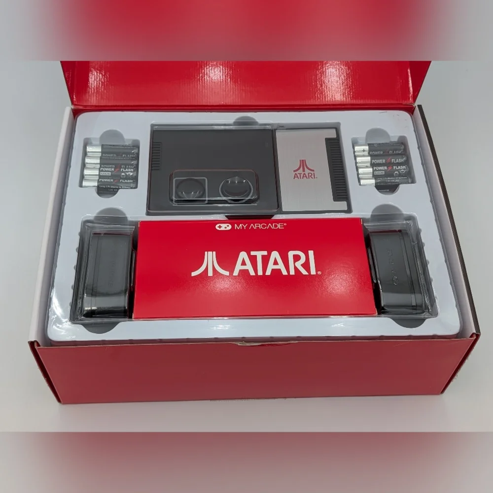 Atari Gamestation Pro with 2 Joysticks and 200 Games